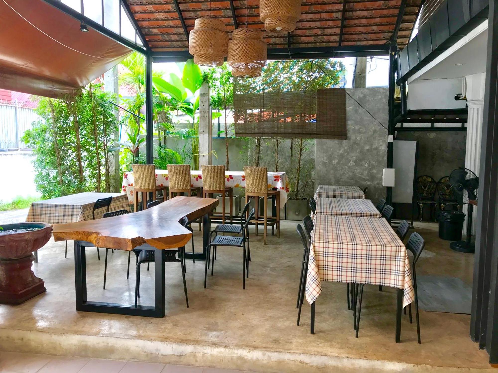 Rcn Court & Inn Chiang Mai Eksteriør billede