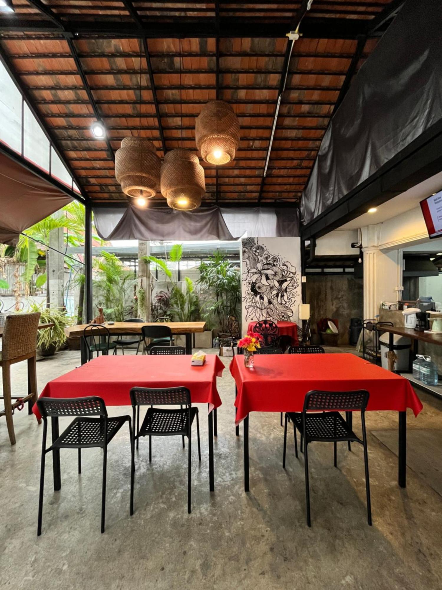 Rcn Court & Inn Chiang Mai Eksteriør billede