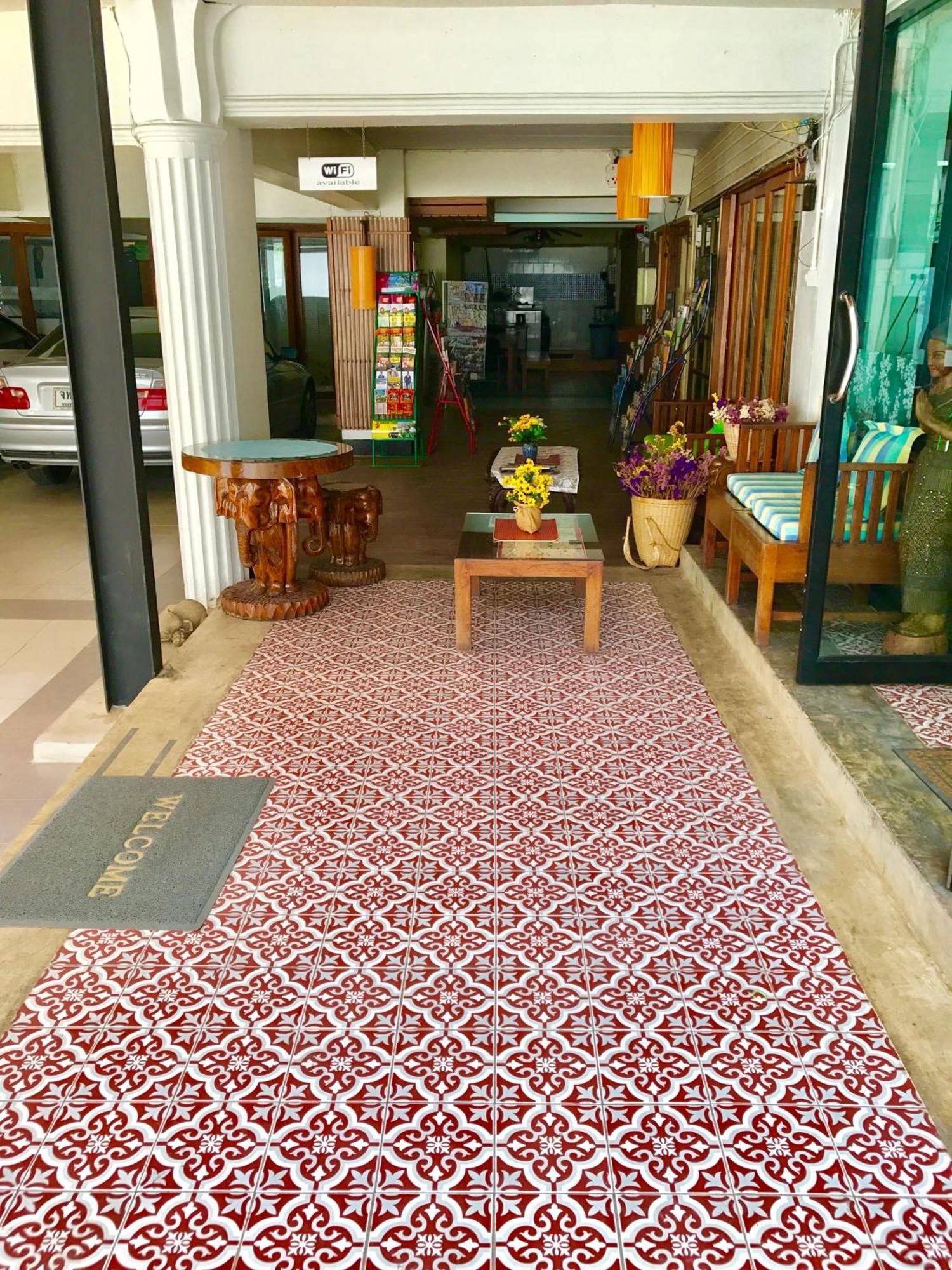Rcn Court & Inn Chiang Mai Eksteriør billede