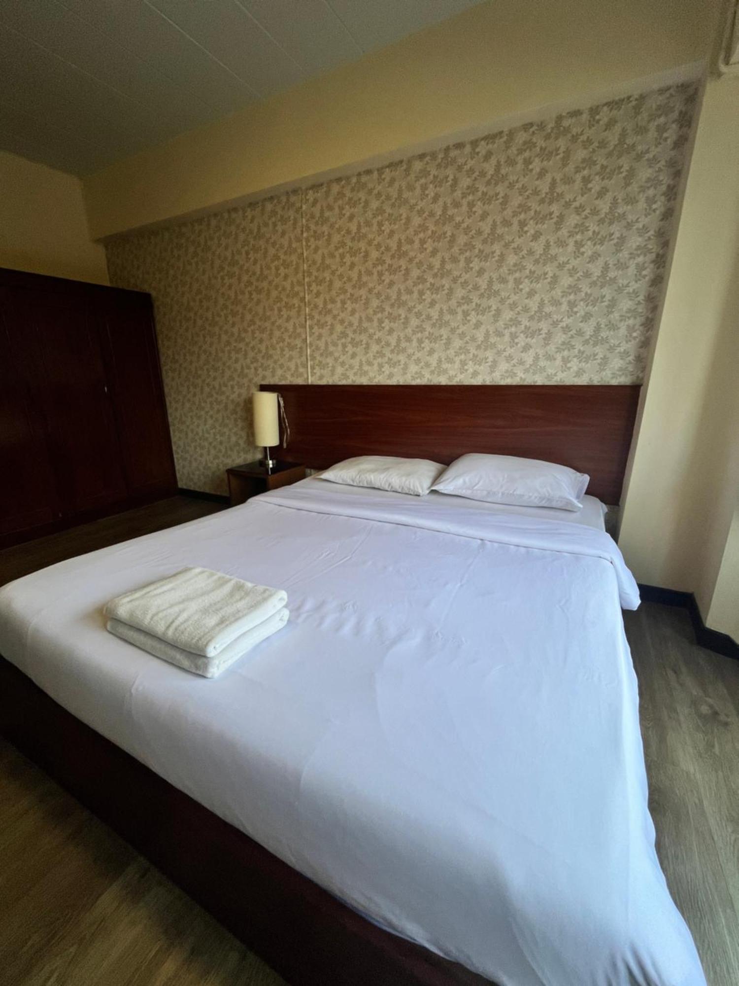 Rcn Court & Inn Chiang Mai Eksteriør billede